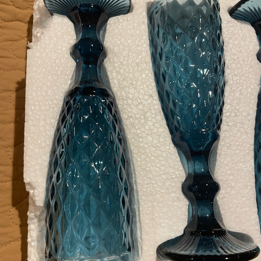 Set of Four Blue Glass Goblets - Picture 4 of 5